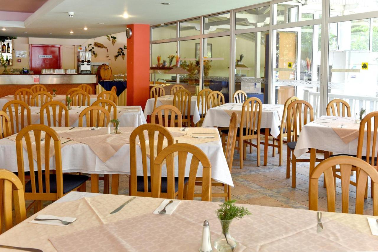 Hotel Oasis Albena Exterior photo
